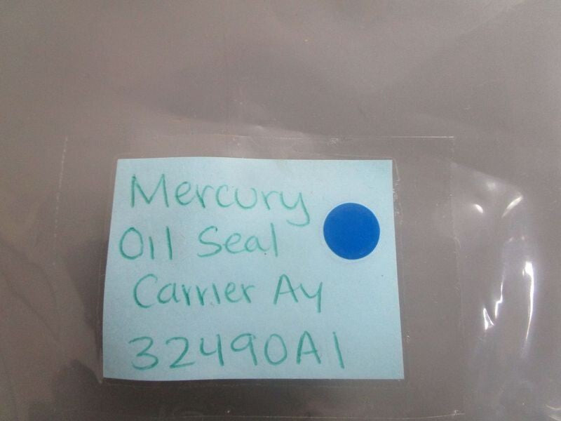 *NEW OEM* 0770 Mercury Oil Seal Carrier Assembly 32490A1