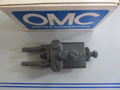 *NEW OEM* 0820 OMC Johnson Evinrude Housing & Valve Ay 984150 0984150