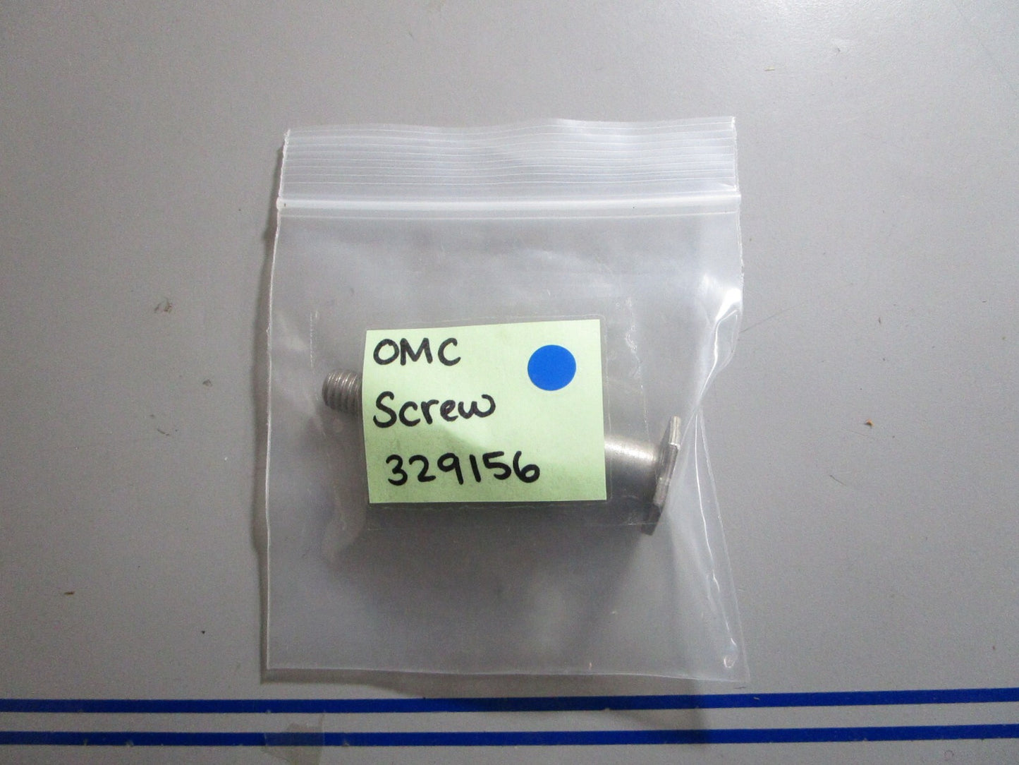 *NEW OEM* 0810 OMC Johnson Evinrude Screw 329156 0329156