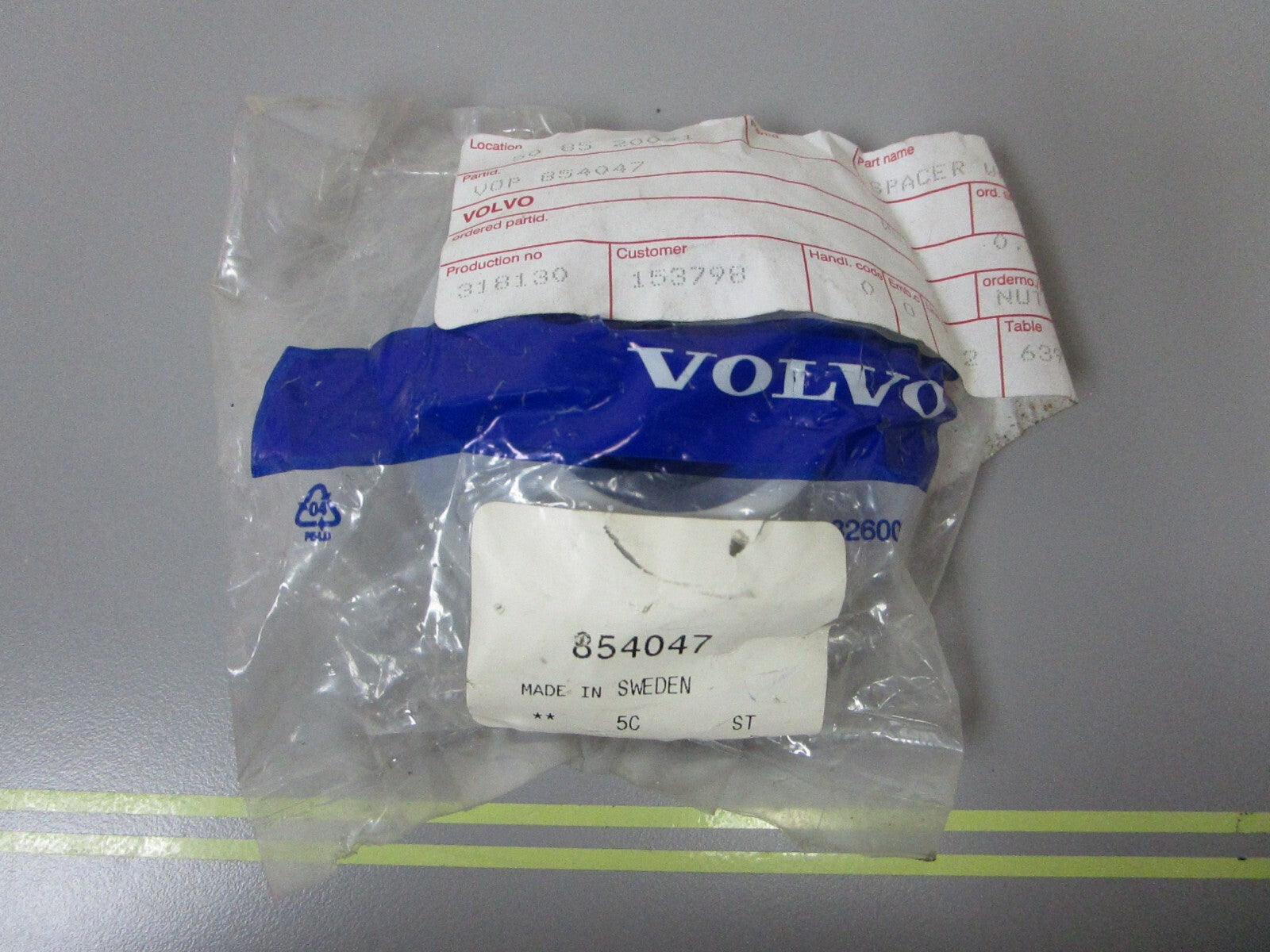 *NEW OEM* 0810 Volvo Penta Spacer 854047