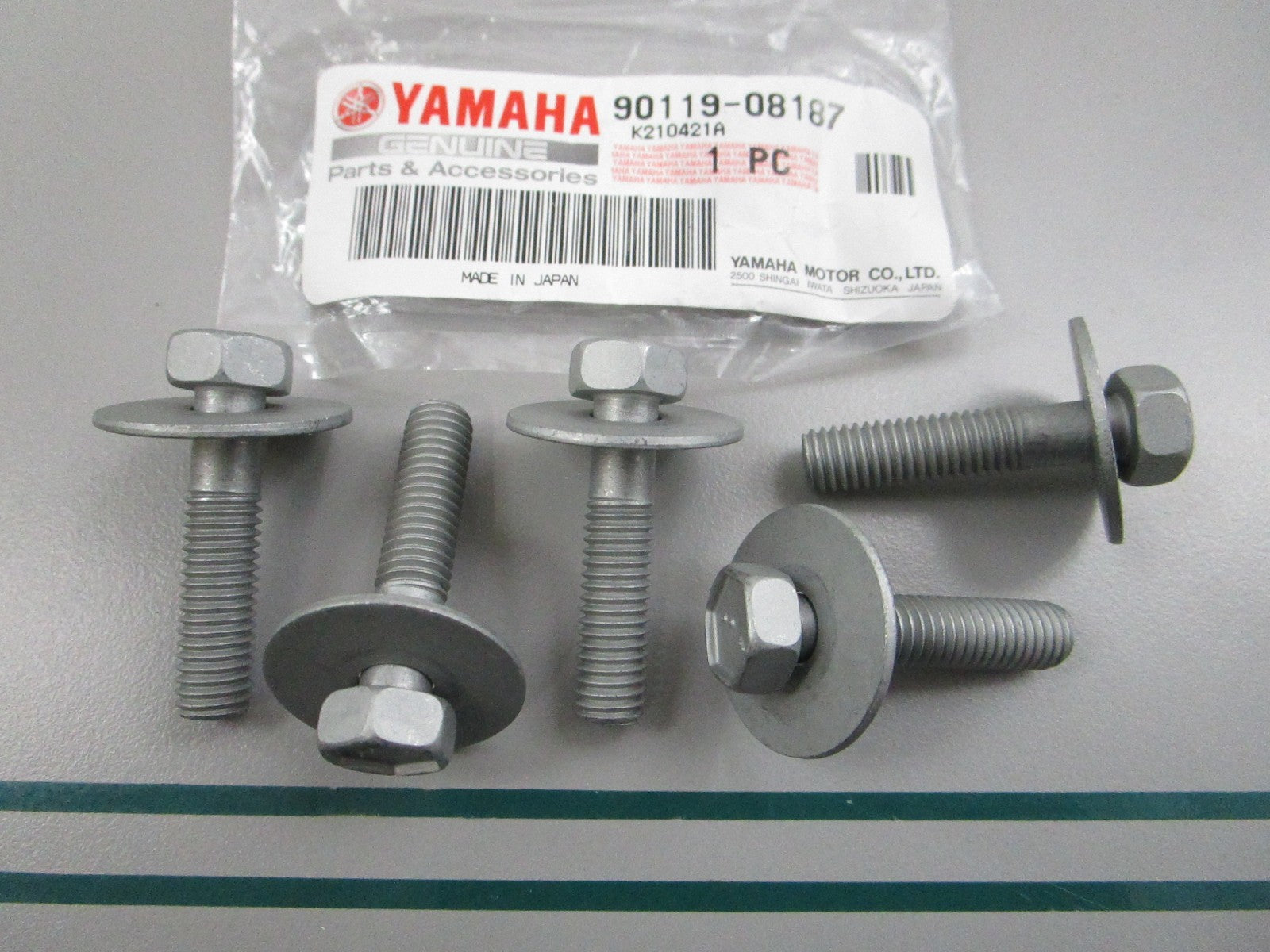 NEW OEM (LOT OF 5) 90119-08187-00 Yamaha Bolt w/ Washer 0810