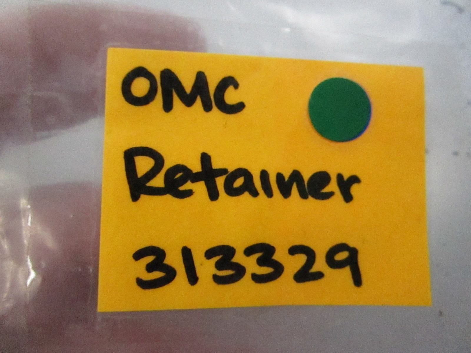 NEW OEM 313329 0313329 OMC Johnson Evinrude Retainer 0810