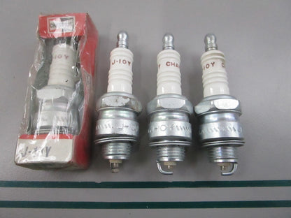 NEW (LOT OF 4) J-10Y Champion Spark Plug 0810