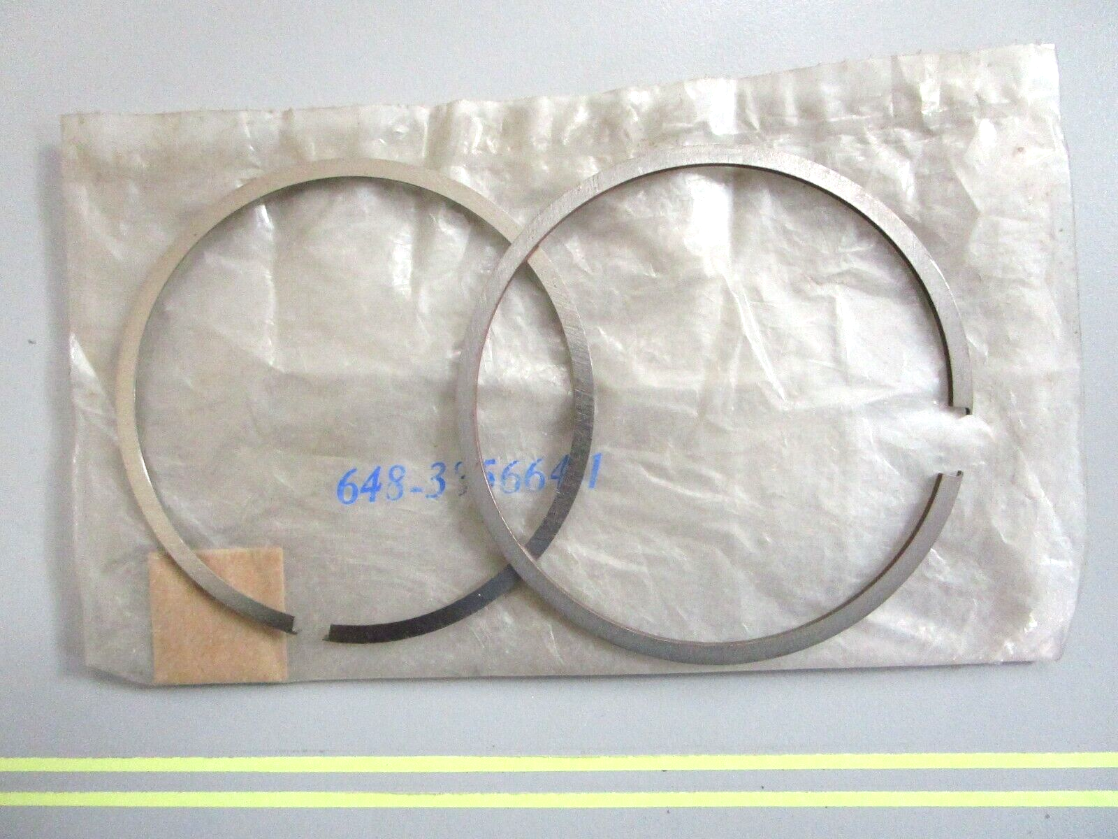 *NEW OEM* 0750 OMC Johnson Evinrude 2 PISTON RING SET 385664 0385664