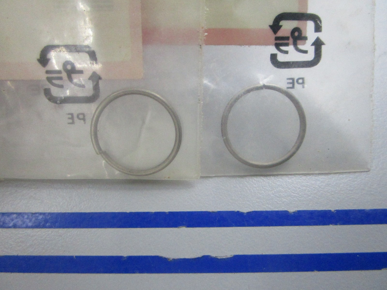 NEW OEM (LOT OF 2) 90661-HC4-006 Honda Piston Clip 0810