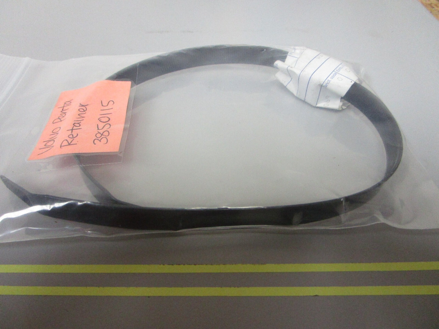 *NEW OEM* 0810 Volvo Penta Retainer 3850115