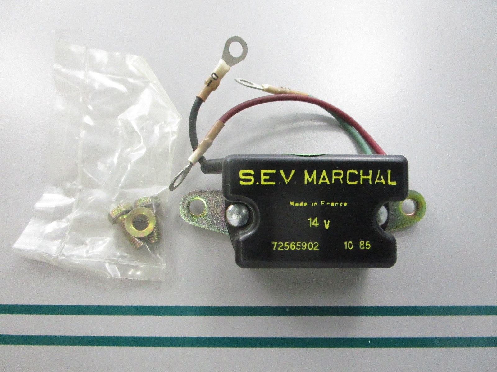 NEW OEM 841688 Volvo Penta Regulator 0810