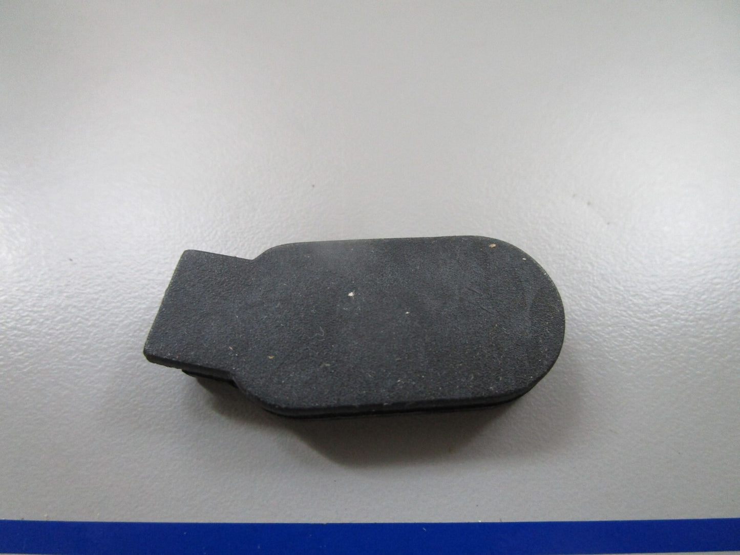 *NEW OEM* 0770 OMC Johnson Evinrude Grommet 335322 0335322