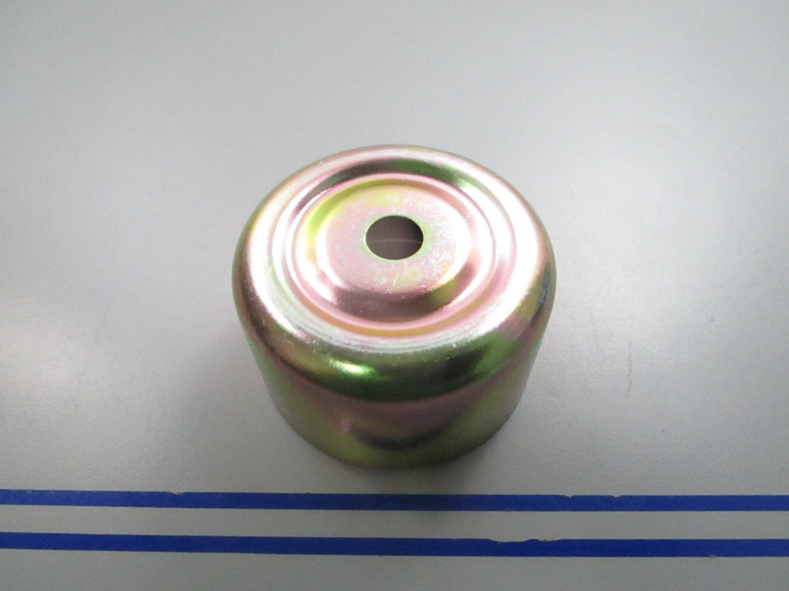 NEW Stens 525-281 Replaces: Briggs & Stratton 221995 Carburetor Bowl 0810