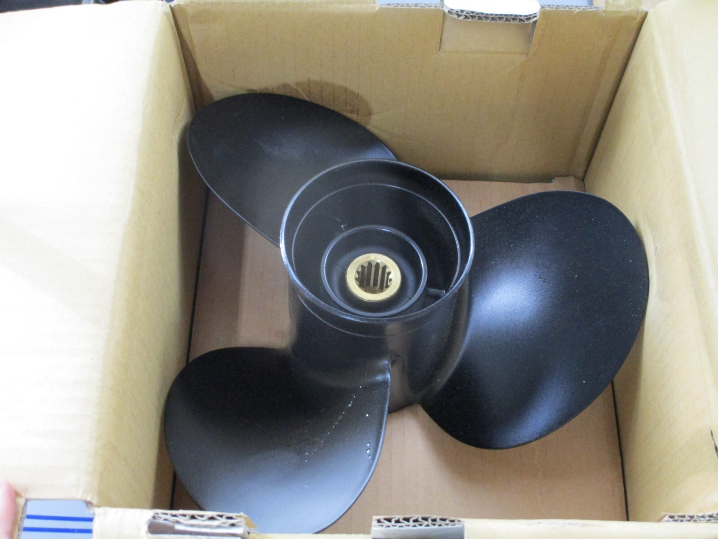 *NEW OEM* 0820 Suzuki 60 70HP 13¾ × 13 Propeller 58100-99E00-019