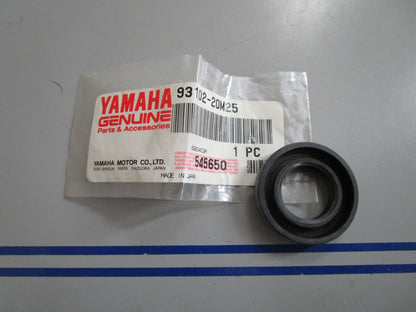 *NEW OEM* 0810 Yamaha Oil Seal 93102-20M25-00