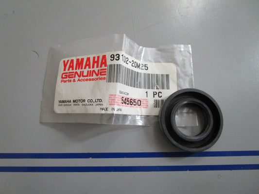 *NEW OEM* 0810 Yamaha Oil Seal 93102-20M25-00