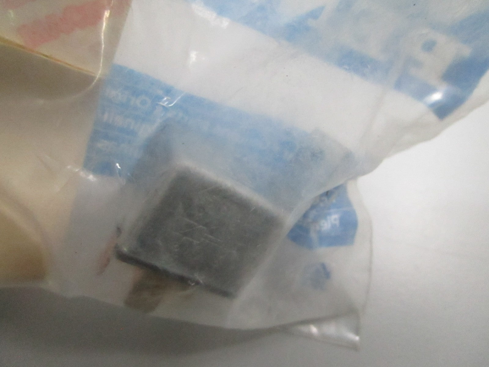 *NEW OEM* 0810 Volvo Penta Relay 876040