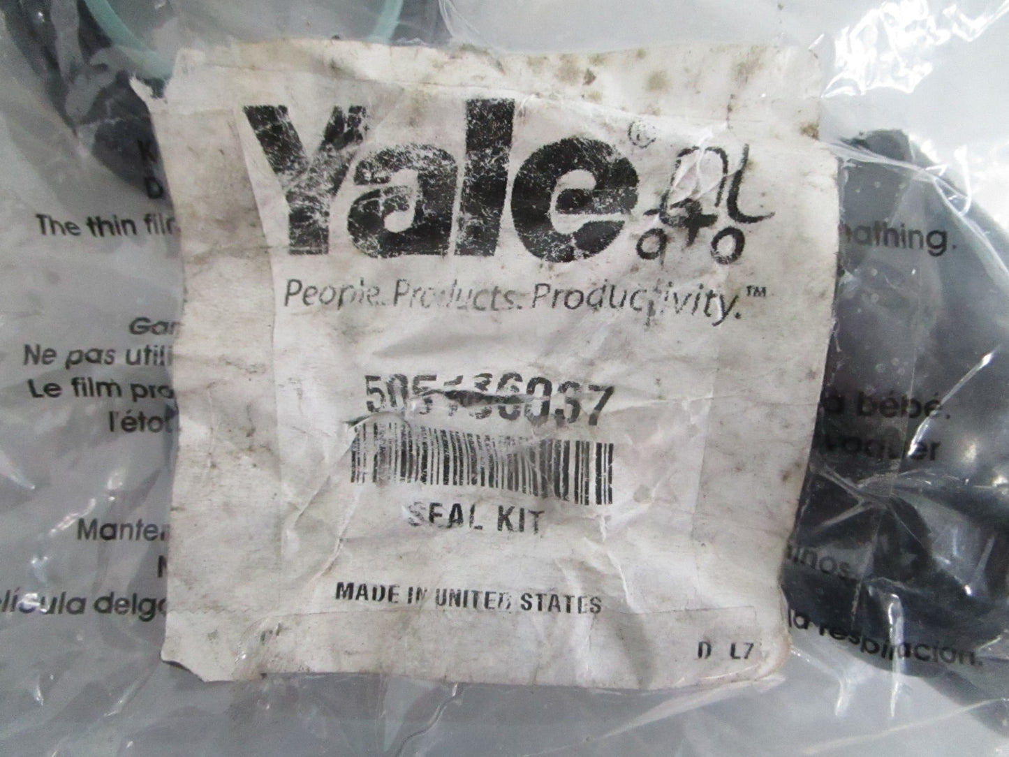 NEW OEM 505136037 Yale Seal Kit 0820