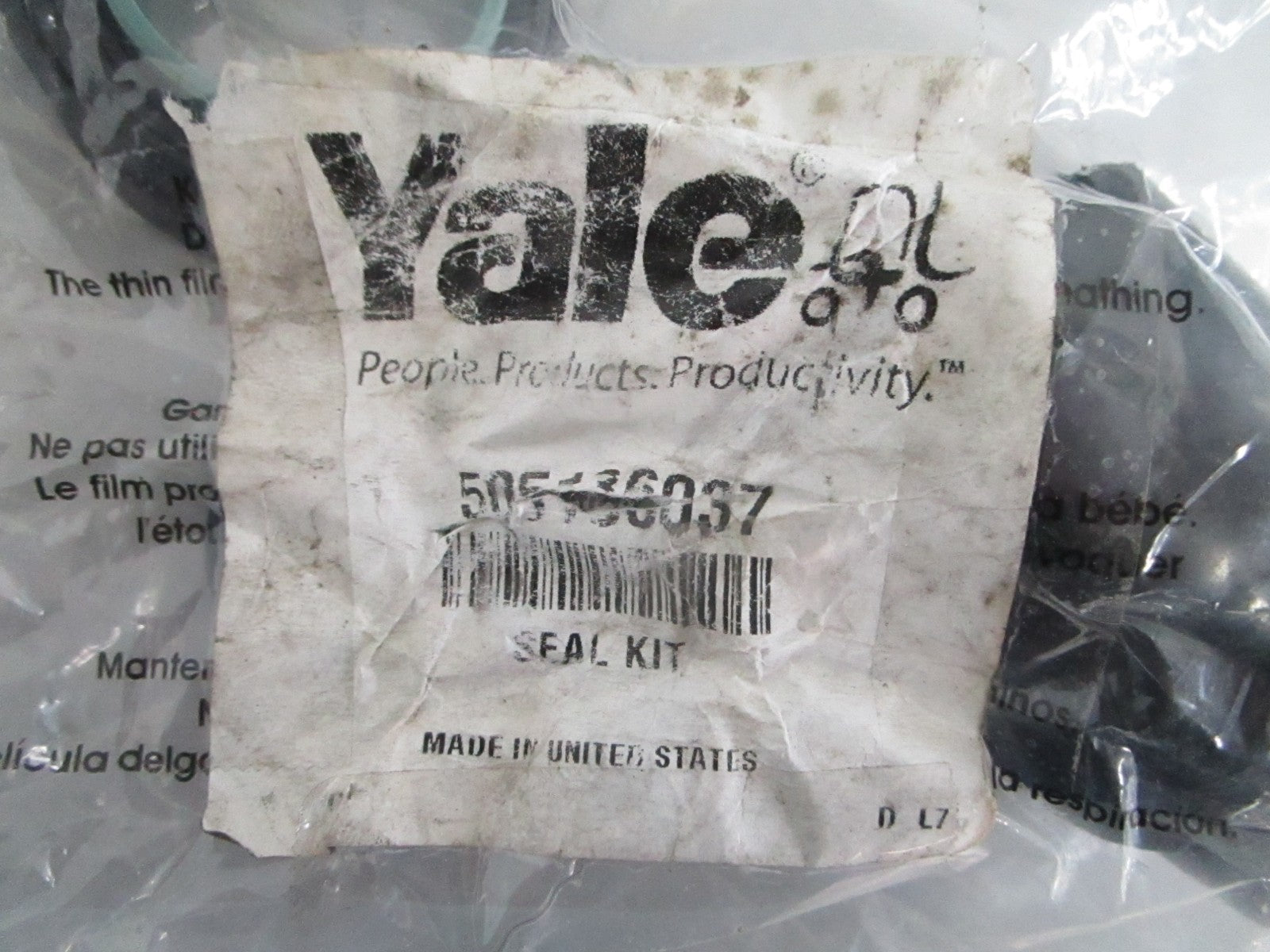 NEW OEM 505136037 Yale Seal Kit 0820