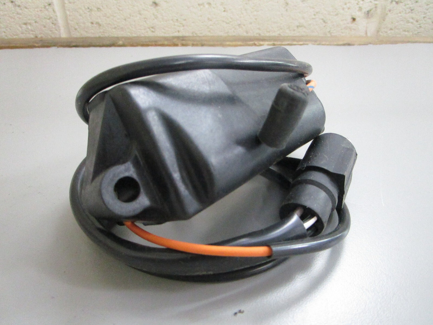 *NEW OEM* 0820 OMC Johnson Evinrude Power Pack 582285 0582285 582281 0582281