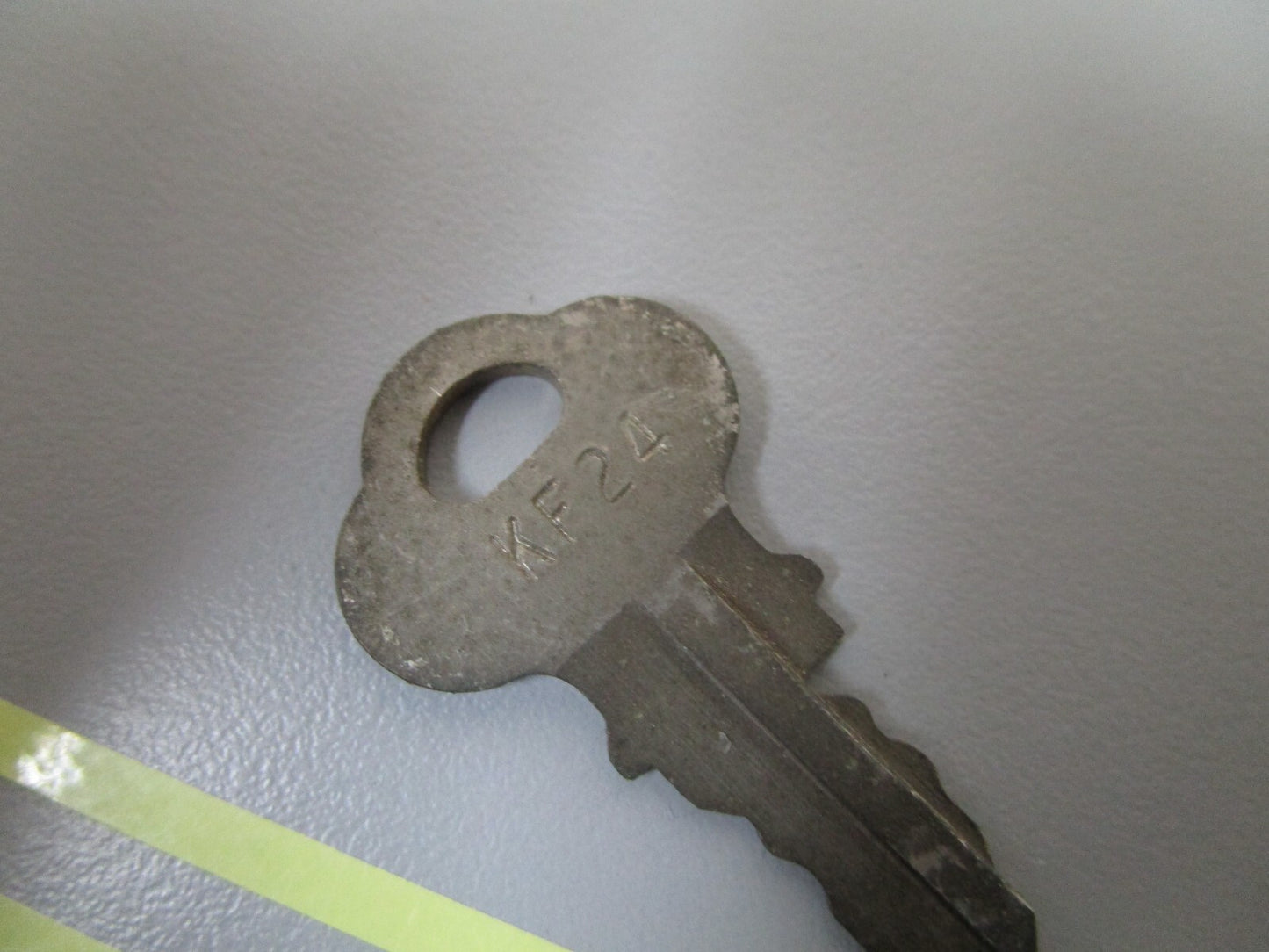 *NEW OEM* 0810 OMC Johnson Evinrude Ignition Key KF24 501539 0501539