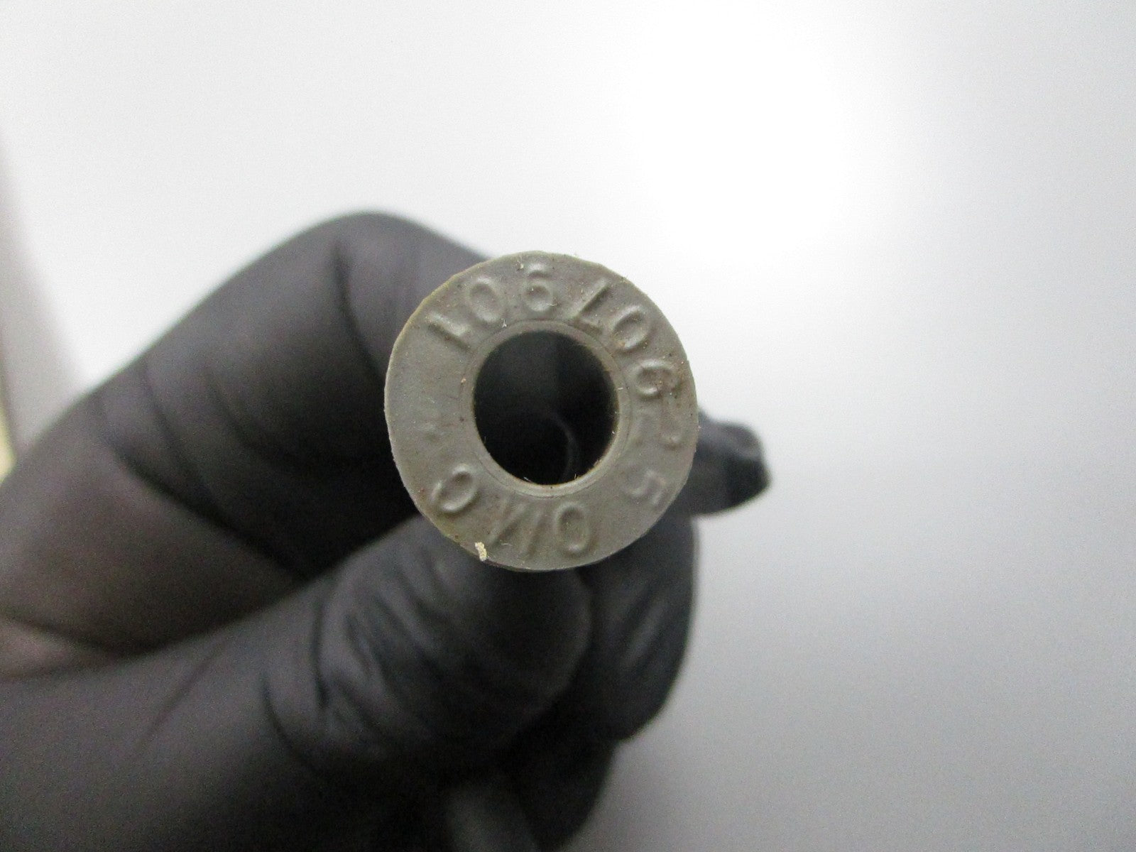 *NEW OEM* 0810 OMC Johnson Evinrude Spark Plug 979752 0979752