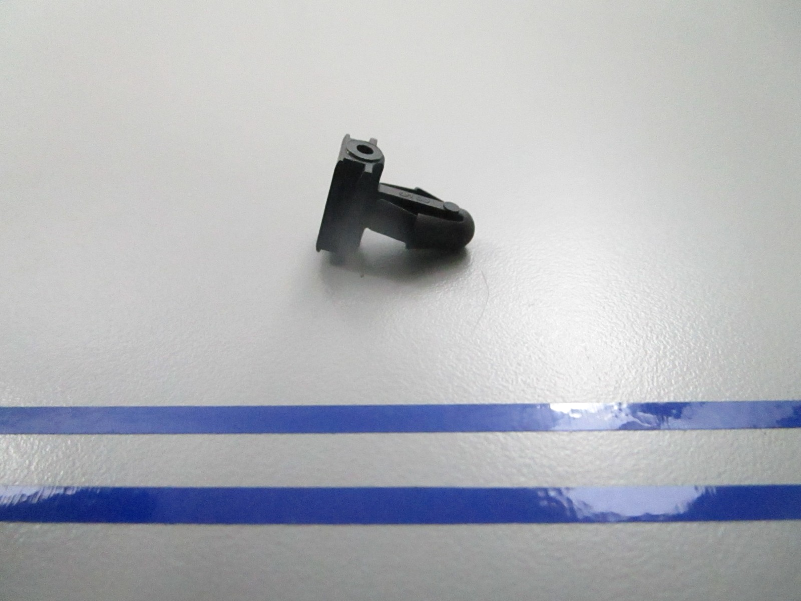 *NEW OEM* 0810 Mercury Quicksilver Clip 804352