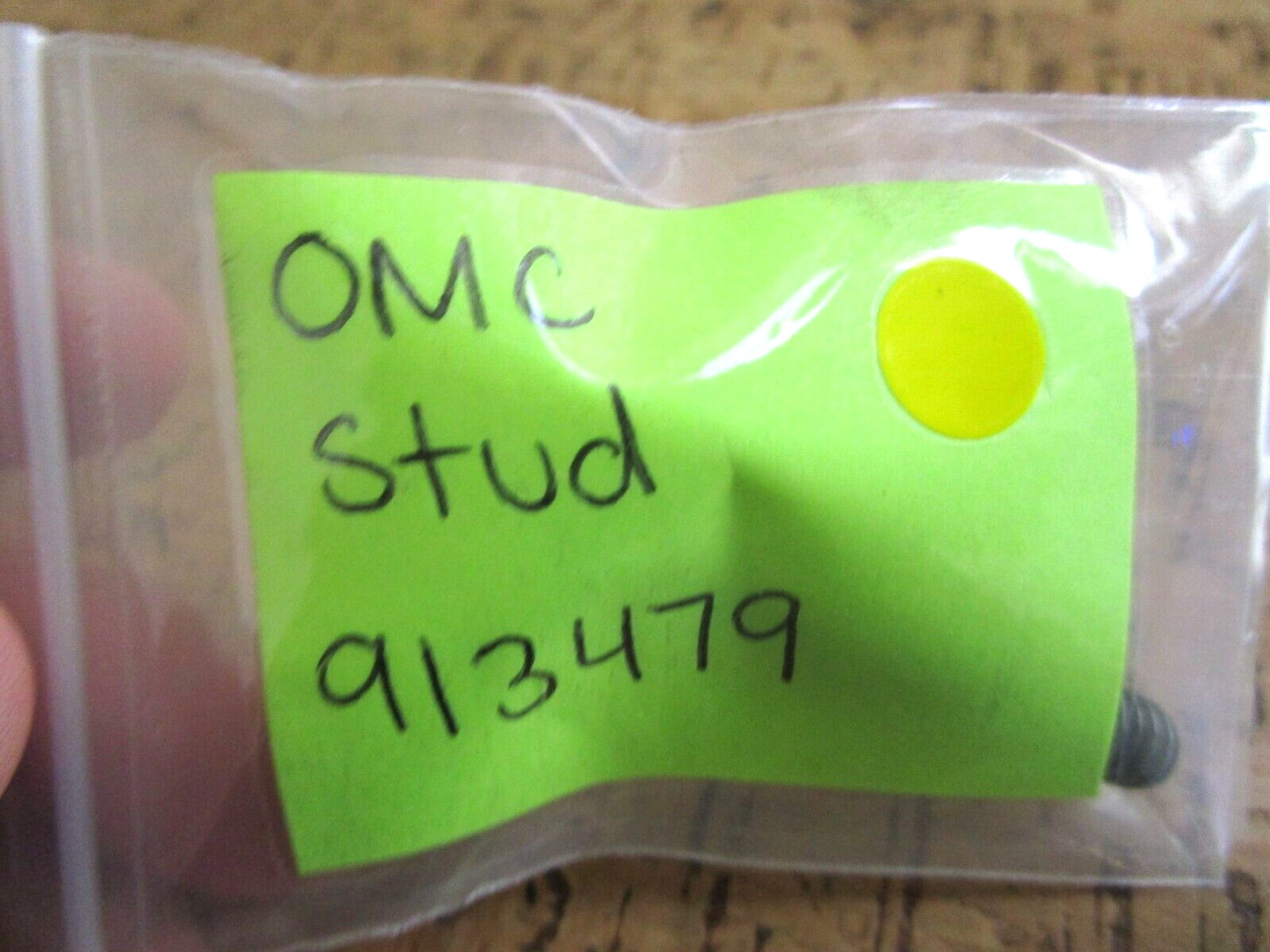 *NEW OEM* 0750 OMC Johnson Evinrude STUD 913479 0913479