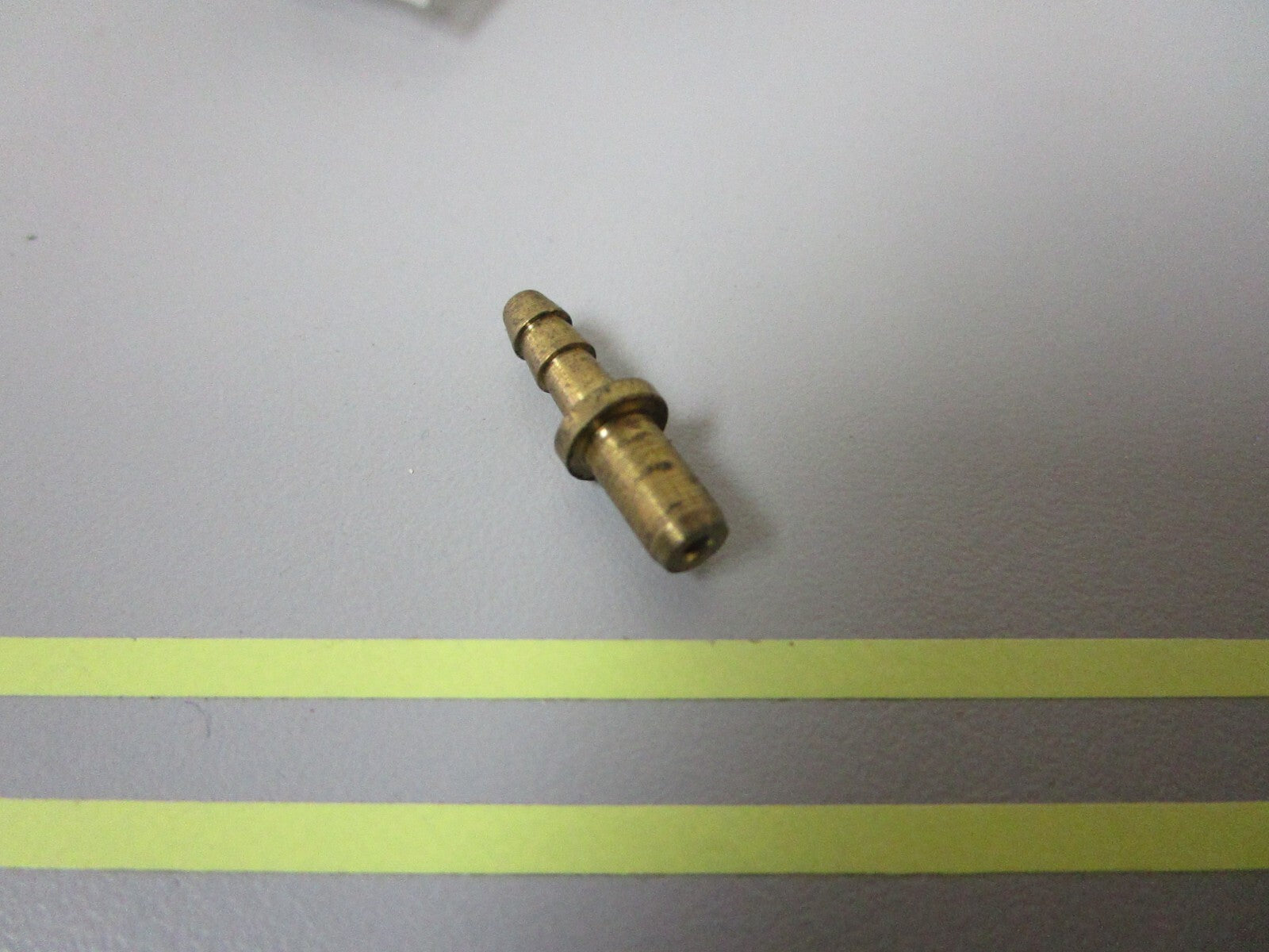 *NEW OEM* 0810 OMC Johnson Evinrude Nipple 353862 0353862