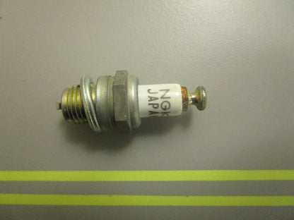 *NEW OEM* 0810 Honda Spark Plug 98052-56471