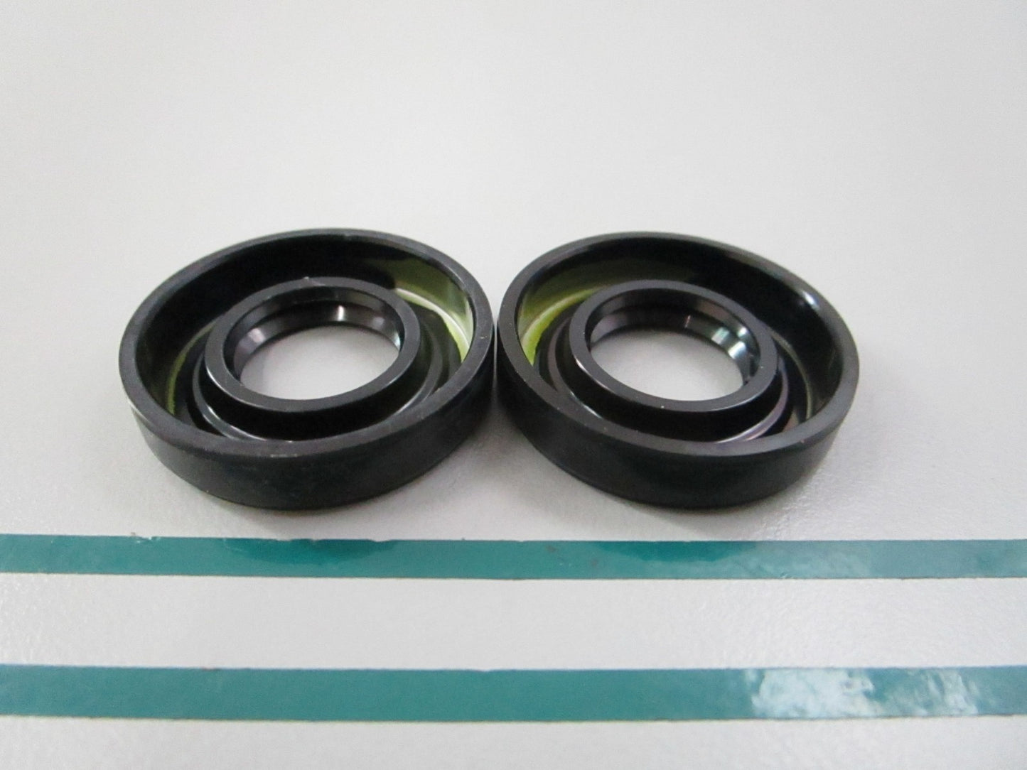 NEW OEM (LOT OF 2) 93106-14001-00 Yamaha Oil Seal 0810