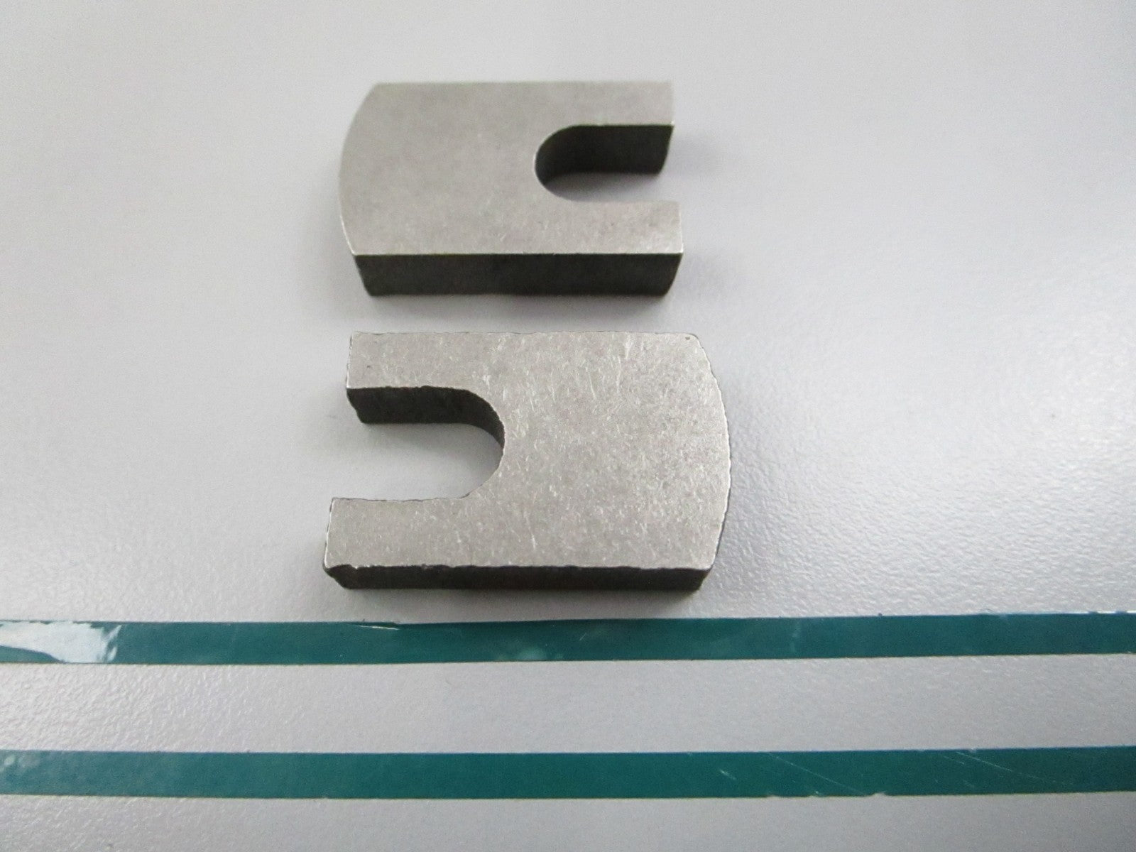 OMC Johnson Evinrude NEW OEM Retaining Tab 333957 0333957 (LOT OF 2) 0810