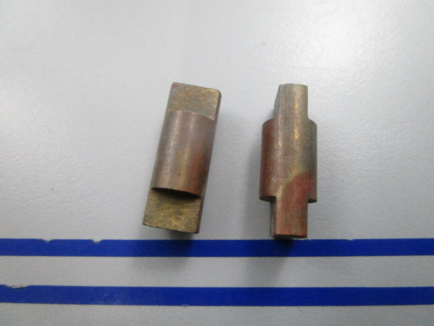 NEW OEM (LOT OF 2) 306277 0306277 OMC Johnson Evinrude Pin 0810