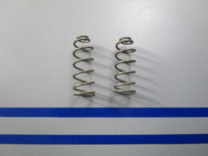 NEW OEM (LOT OF 2) 305860 0305860 OMC Johnson Evinrude Spring 0810