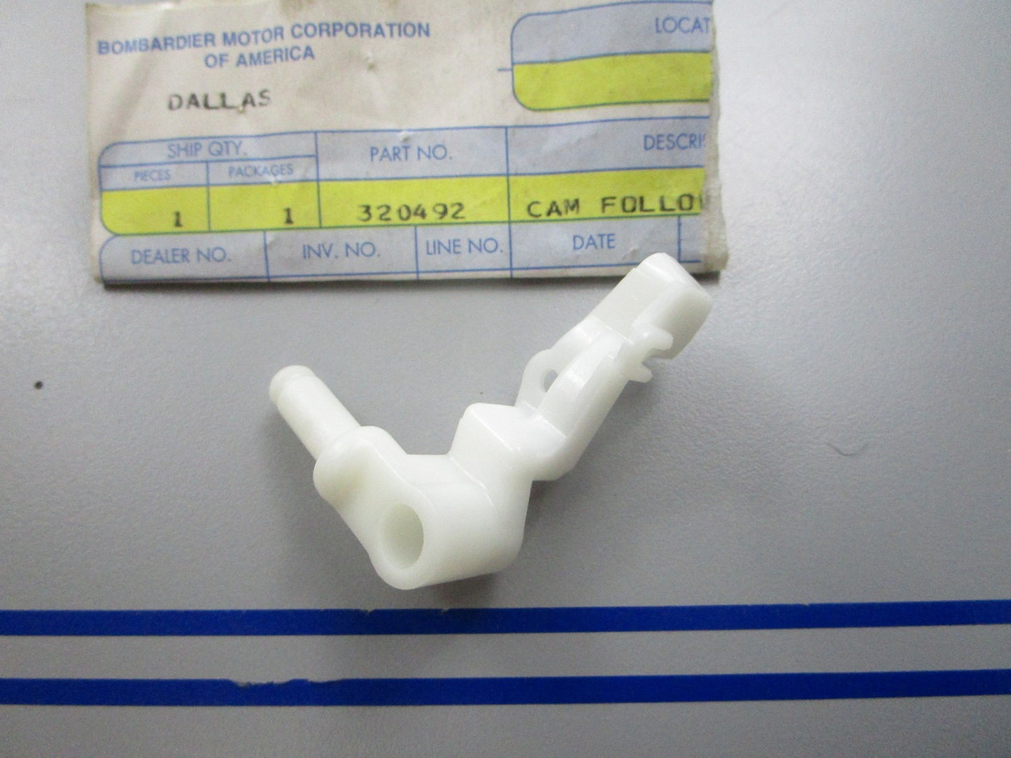 *NEW OEM* 0810 OMC Johnson Evinrude Cam Follower 320492 0320492