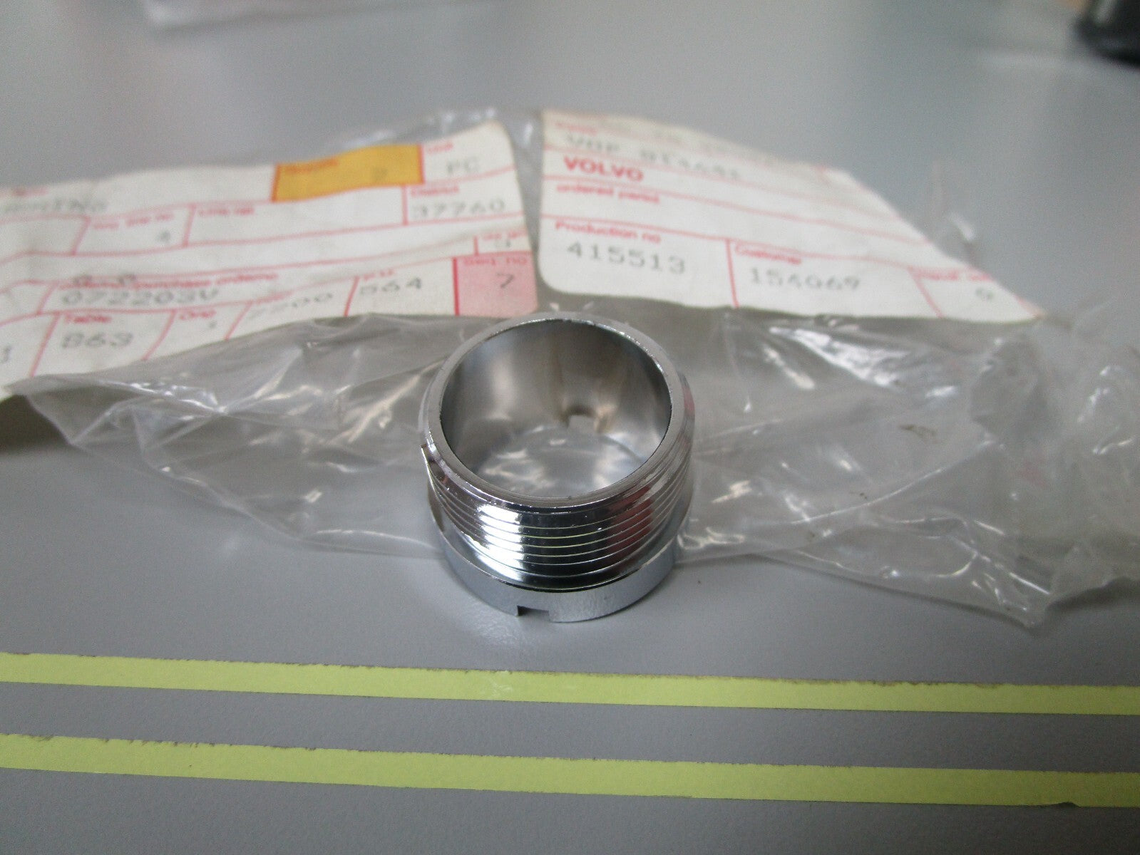 *NEW OEM* 0810 Volvo Penta Bushing 814641