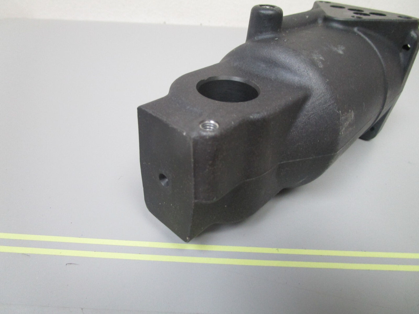 *NEW OEM* *6 MONTH WARRANTY* 0720 Suzuki 70 80 90 hp Manifold Ay 48400-87L02