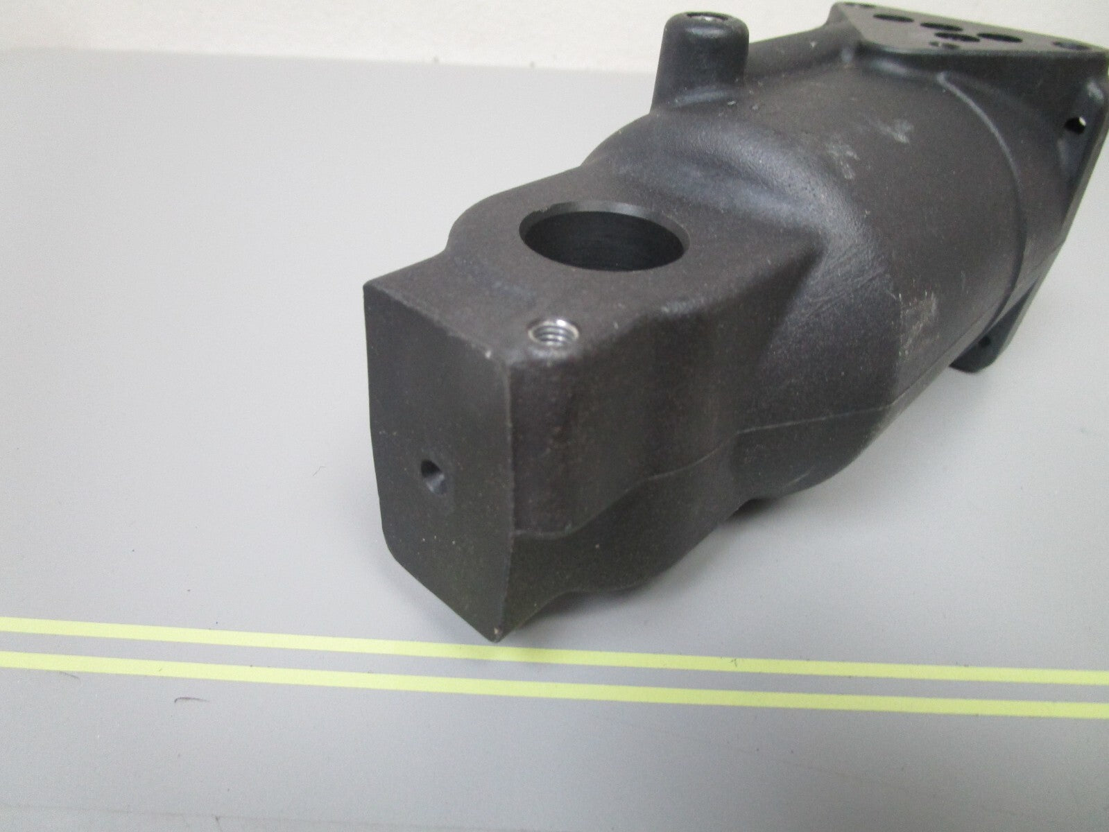 *NEW OEM* *6 MONTH WARRANTY* 0720 Suzuki 70 80 90 hp Manifold Ay 48400-87L02