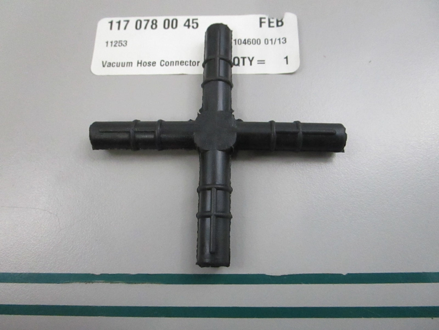 NEW OEM 1170780045 Mercedes-Benz Vacuum Hose Connector 0810