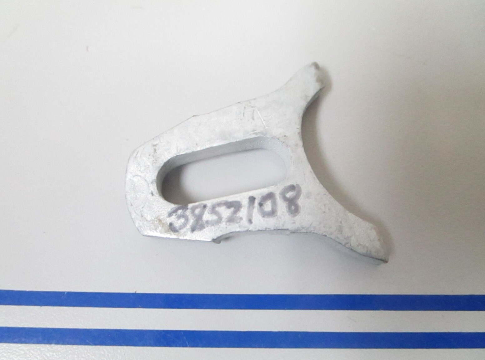 *NEW OEM* 0810 Volvo Penta Clamp 3852108