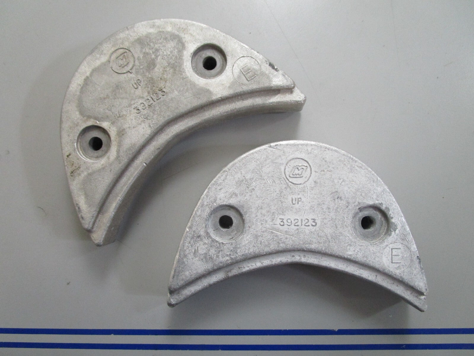 *NEW OEM* 0820 OMC Johnson Evinrude Exhaust Housing Anode 392123 0392123