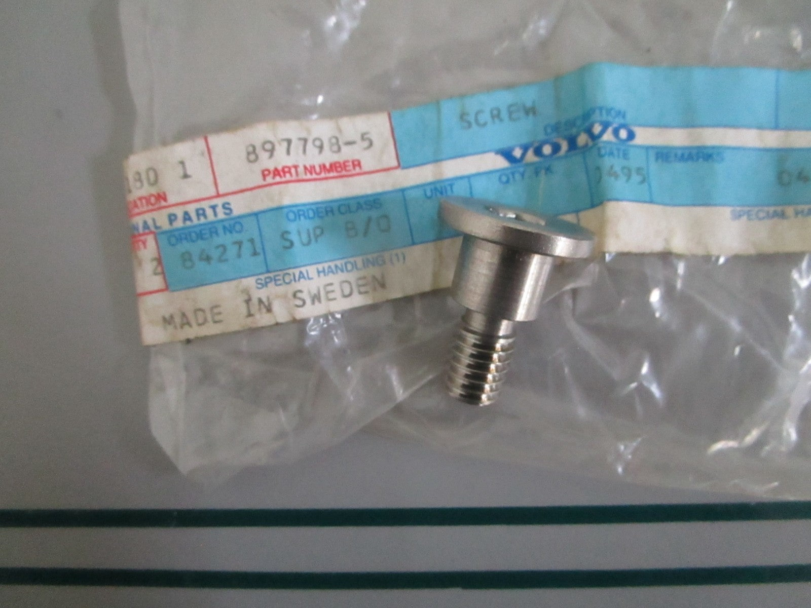 NEW OEM 897798 Volvo Penta Shoulder Screw 0820