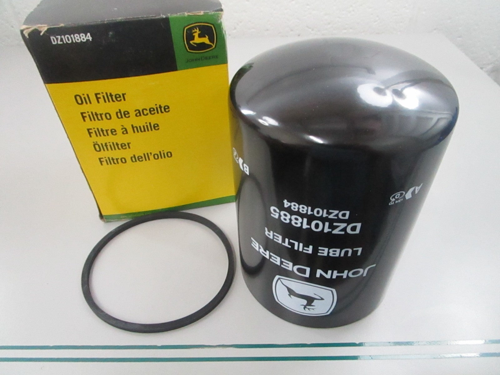 John Deere NEW OEM Engine Oil Filter w/O-Ring DZ101884 0810
