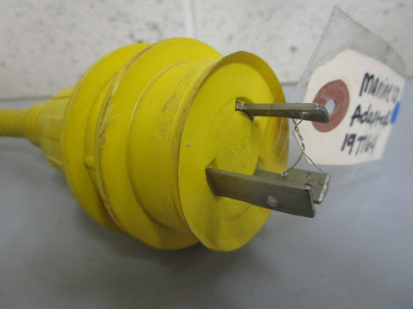 *NEW* 0820 Marinco Adapter 197764