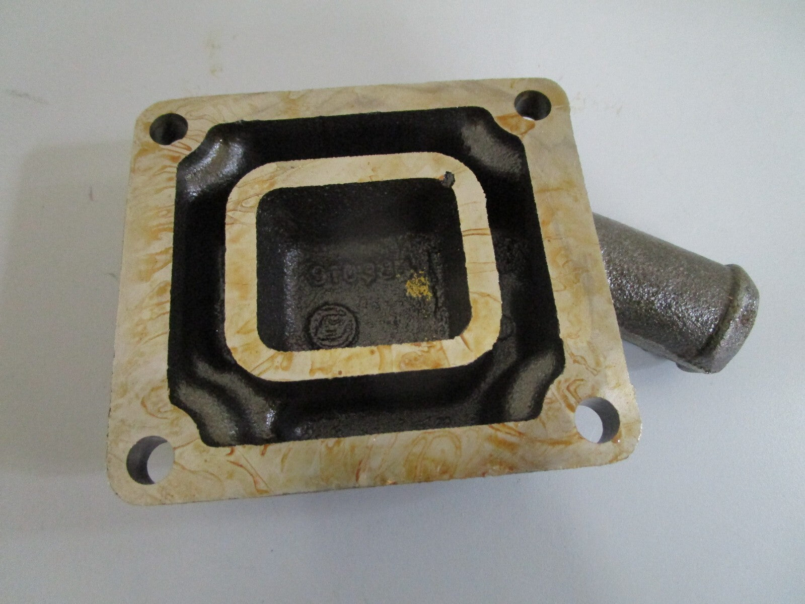 *NEW OEM* 0820 OMC Johnson Evinrude Manifold Cap 910384 0910384