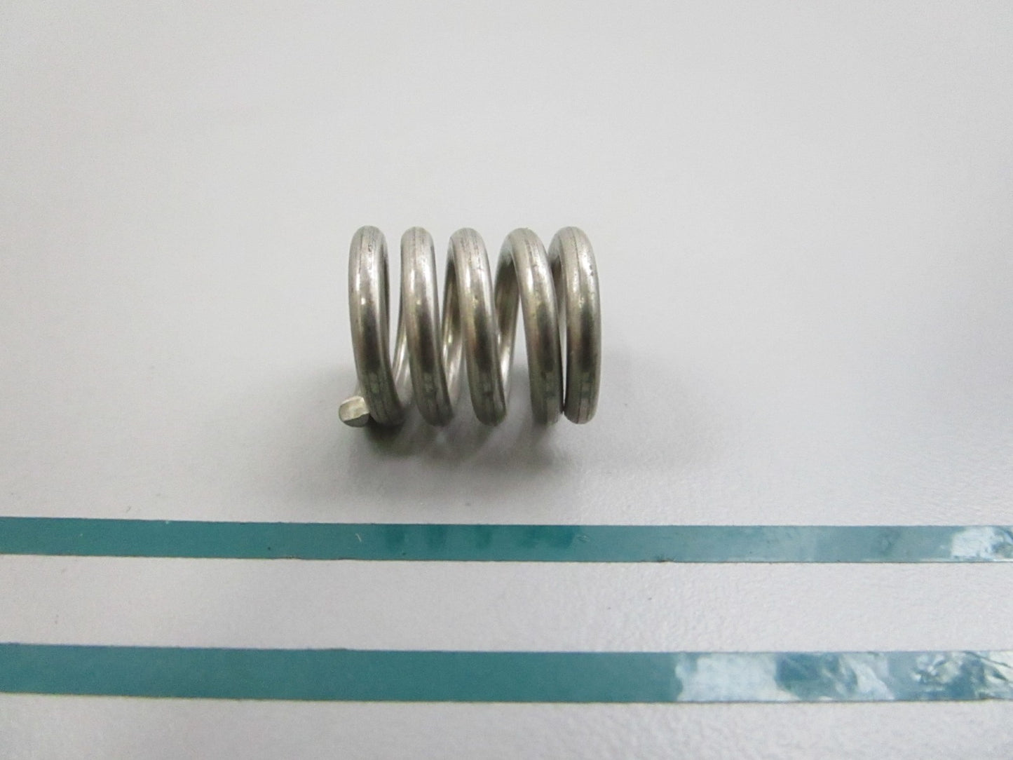 NEW OEM 90501-23215 Yamaha Compression Spring 0810