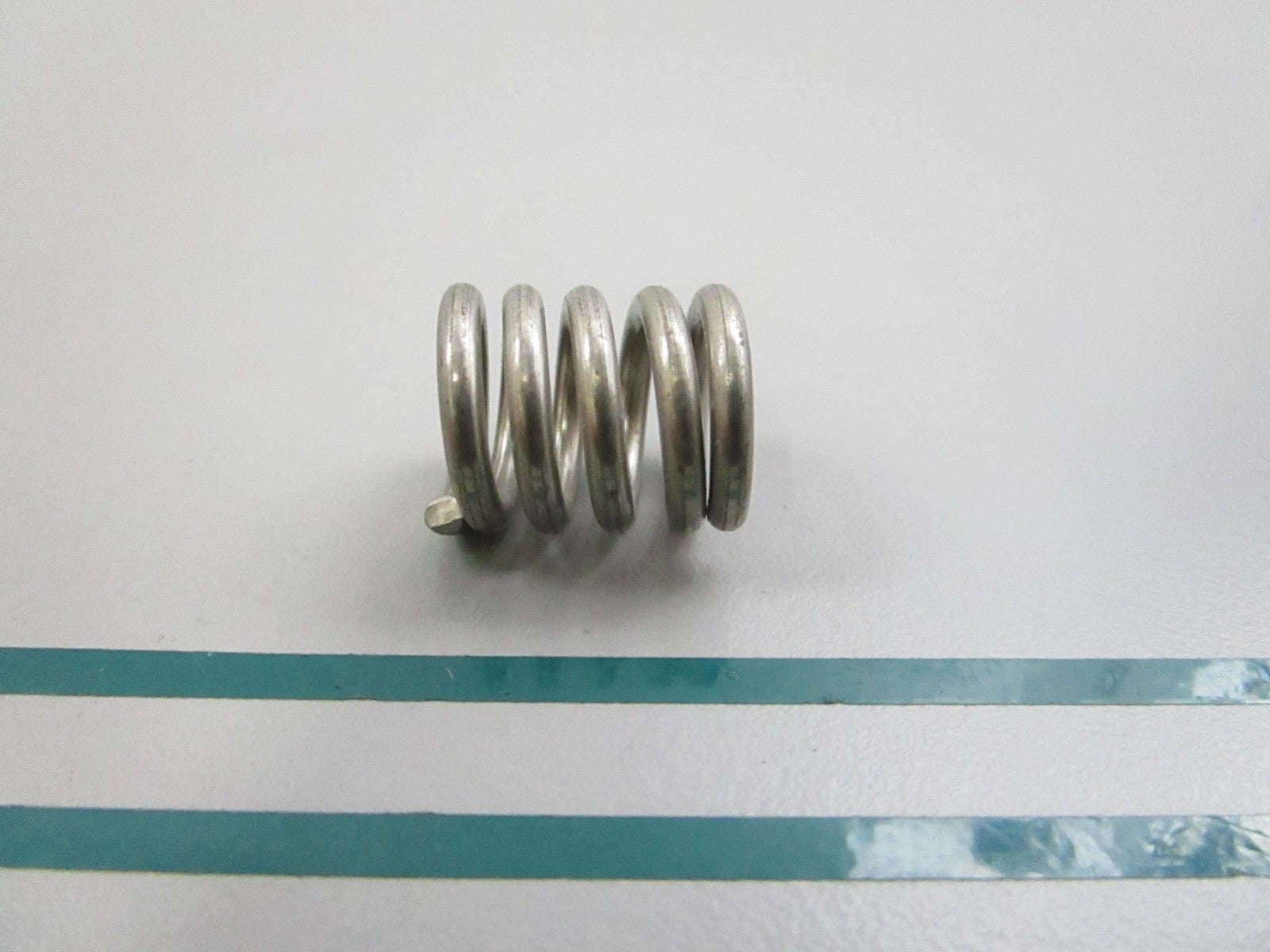 NEW OEM 90501-23215 Yamaha Compression Spring 0810