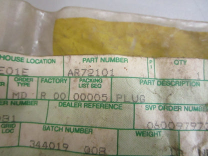 *NEW OEM* 0820 John Deere Plug AR72101