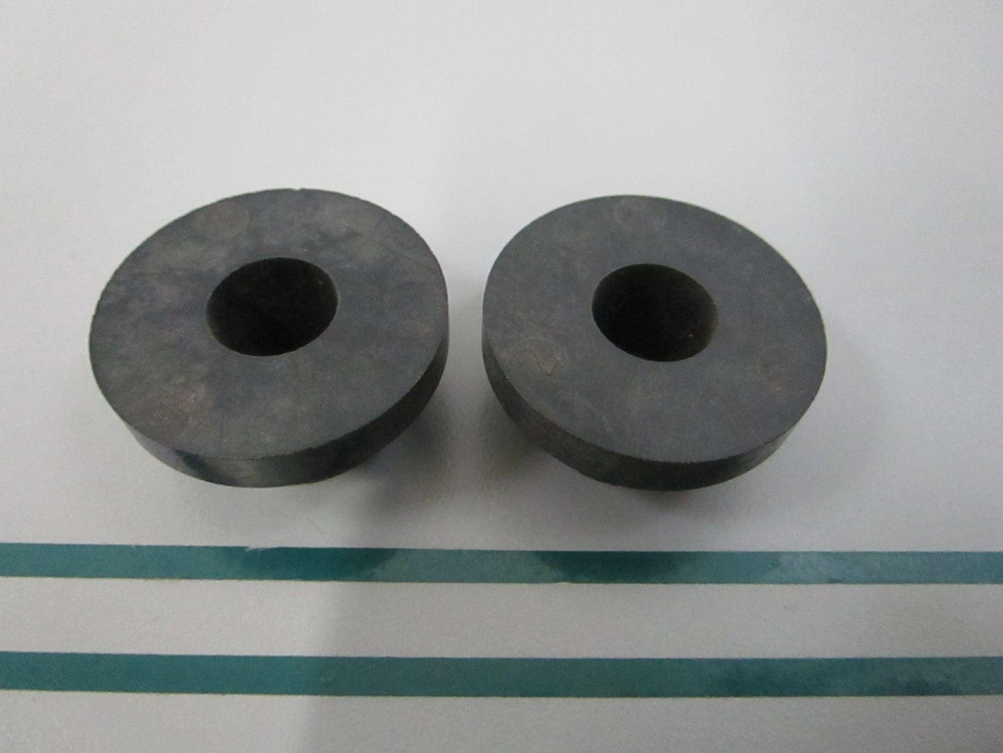 NEW OEM (LOT OF 2) 316621 0316621 OMC Johnson Evinrude Prop Clutch Bushing 0810