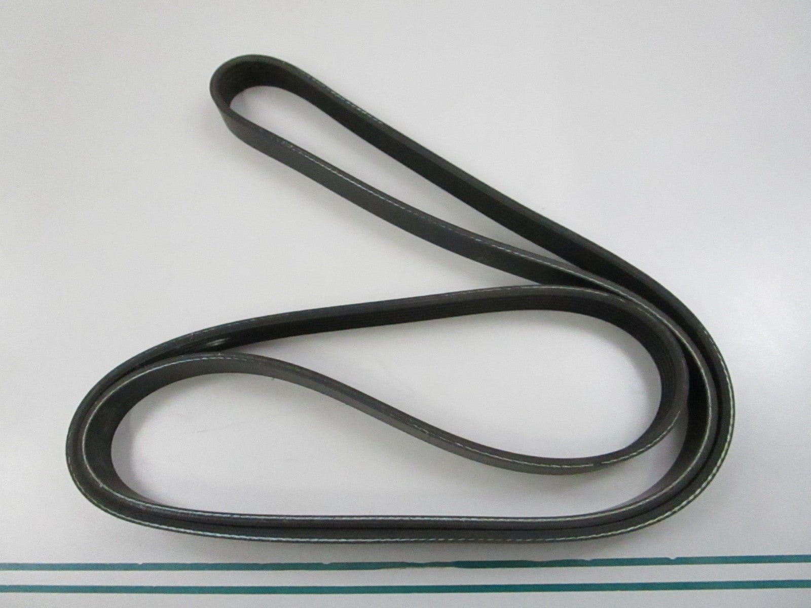 Gates K060750 Micro-V Serpentine Belt 6-Rib 75.08in NEW 0810