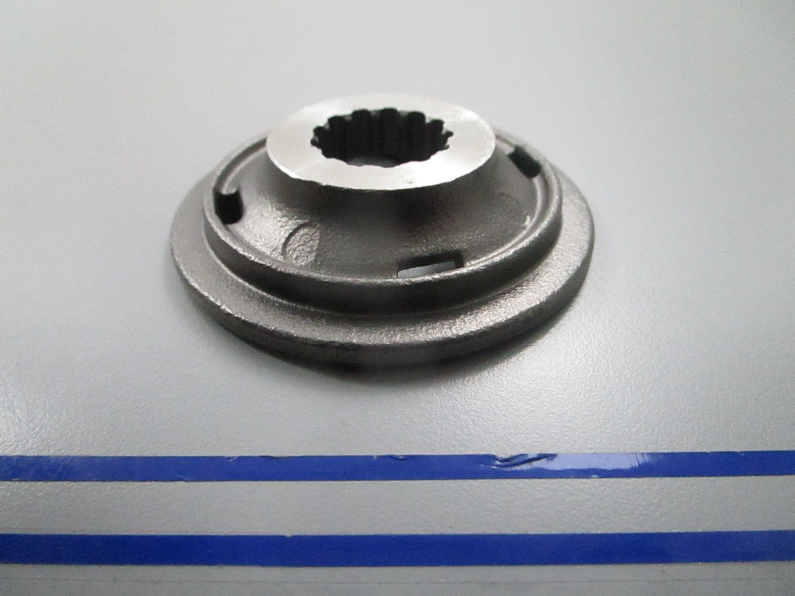 *NEW OEM* 0810 OMC Johnson Evinrude Spacer 5030925