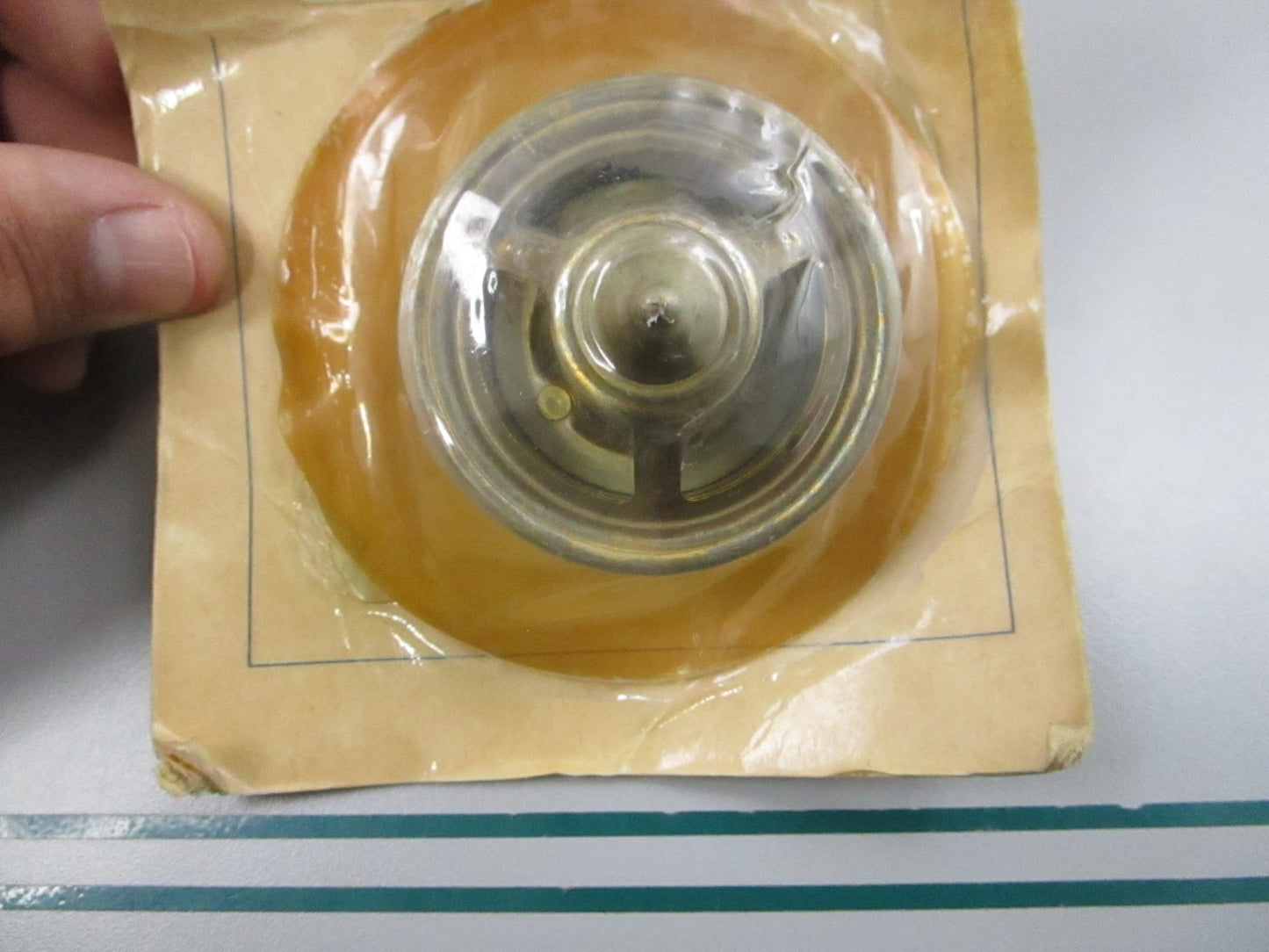 NEW OEM 876305-4 Volvo Penta Thermostat Kit 0810
