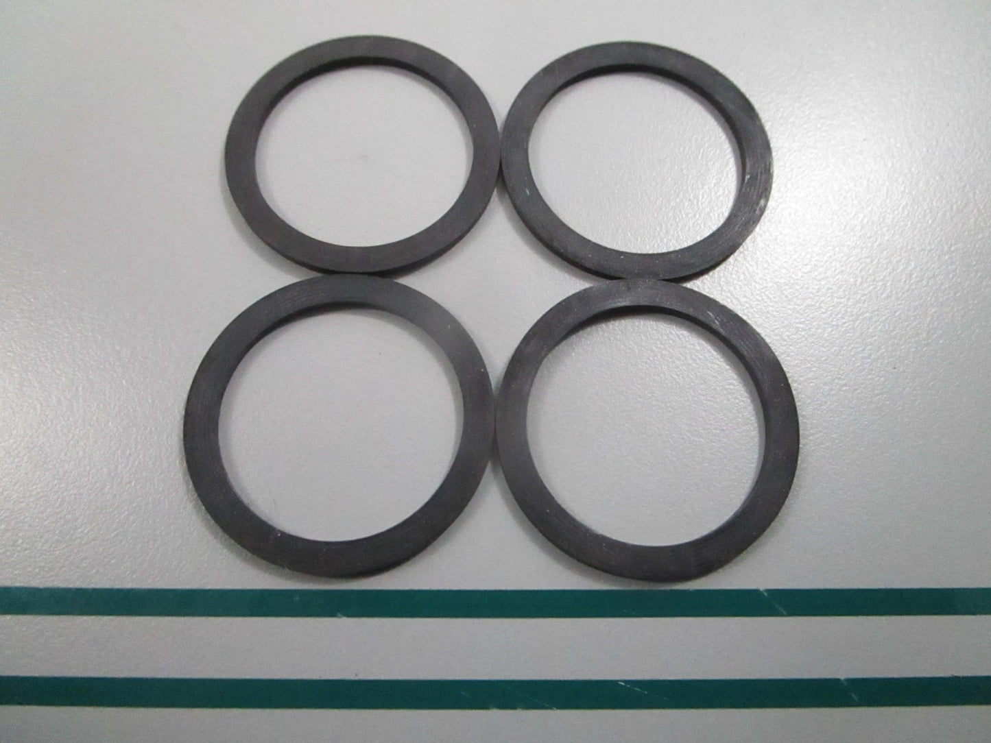 NEW OEM (LOT OF 4) 302675 0302675 OMC Johnson Evinrude Gasket 0810