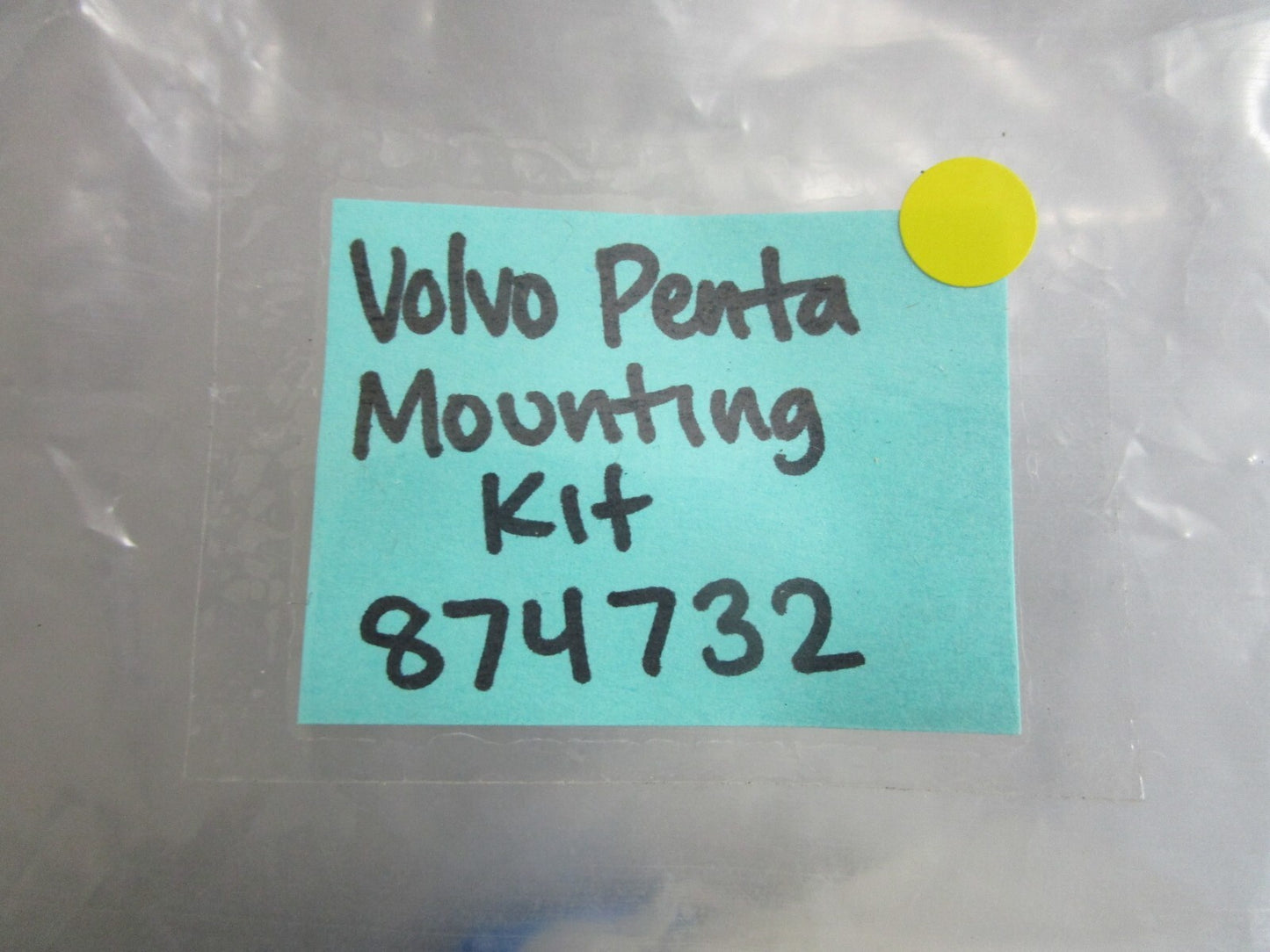 *NEW OEM* 0810 Volvo Penta Mounting Kit 874732